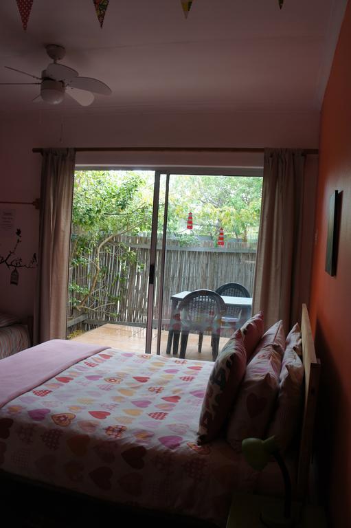 Cape Agulhas Backpackers Hostel Struisbaai Room photo