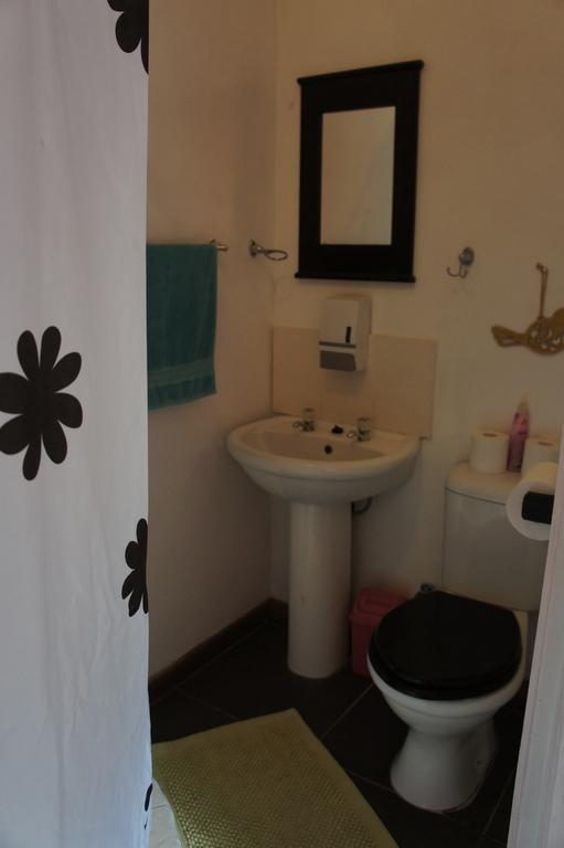 Cape Agulhas Backpackers Hostel Struisbaai Room photo